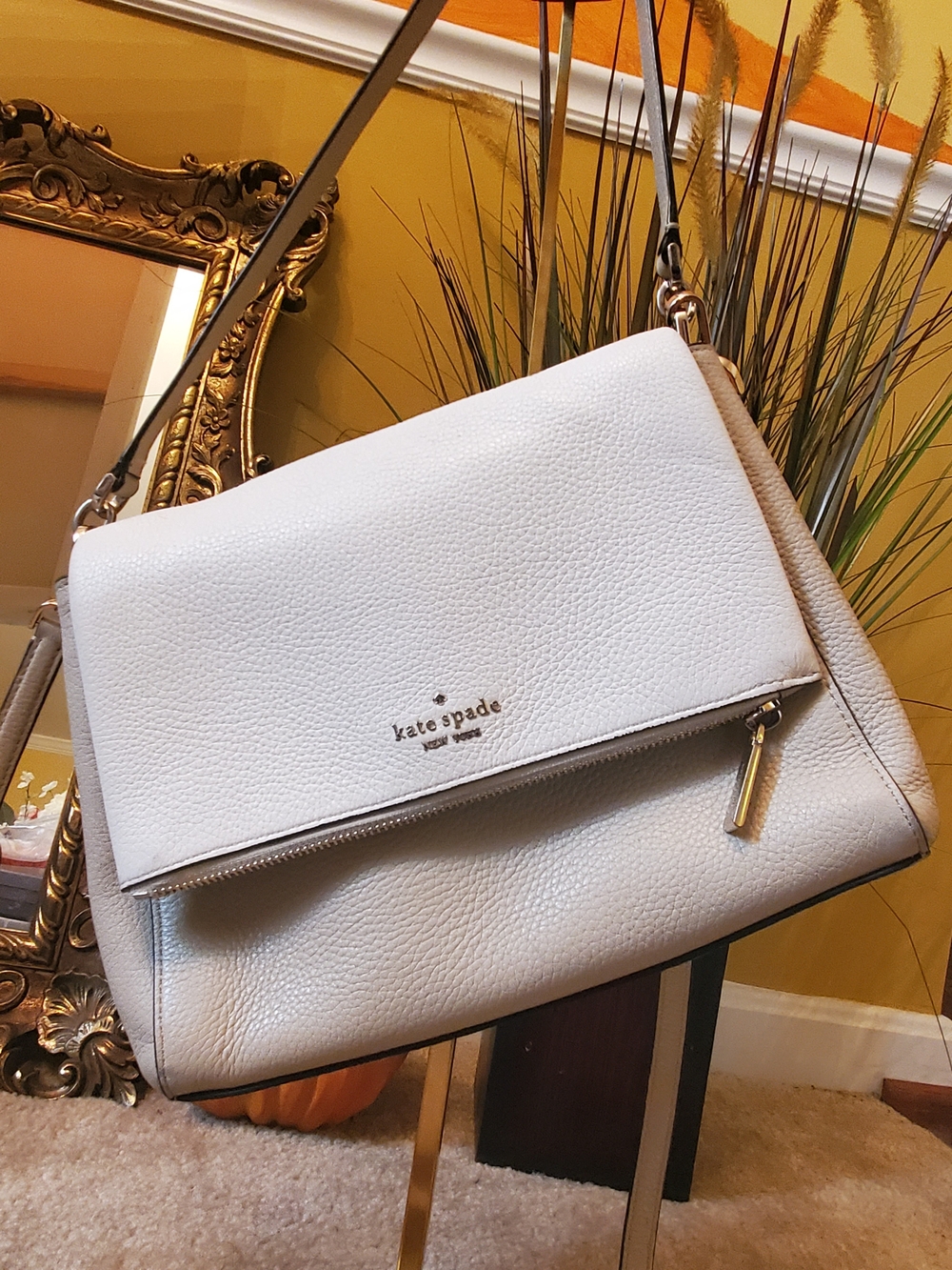 Kate Spade 2-toned White/tan Leather Shoulder/Crossbody Bag